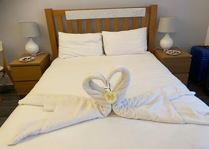 Bournemouth Hot Tub & Sauna Holiday Let